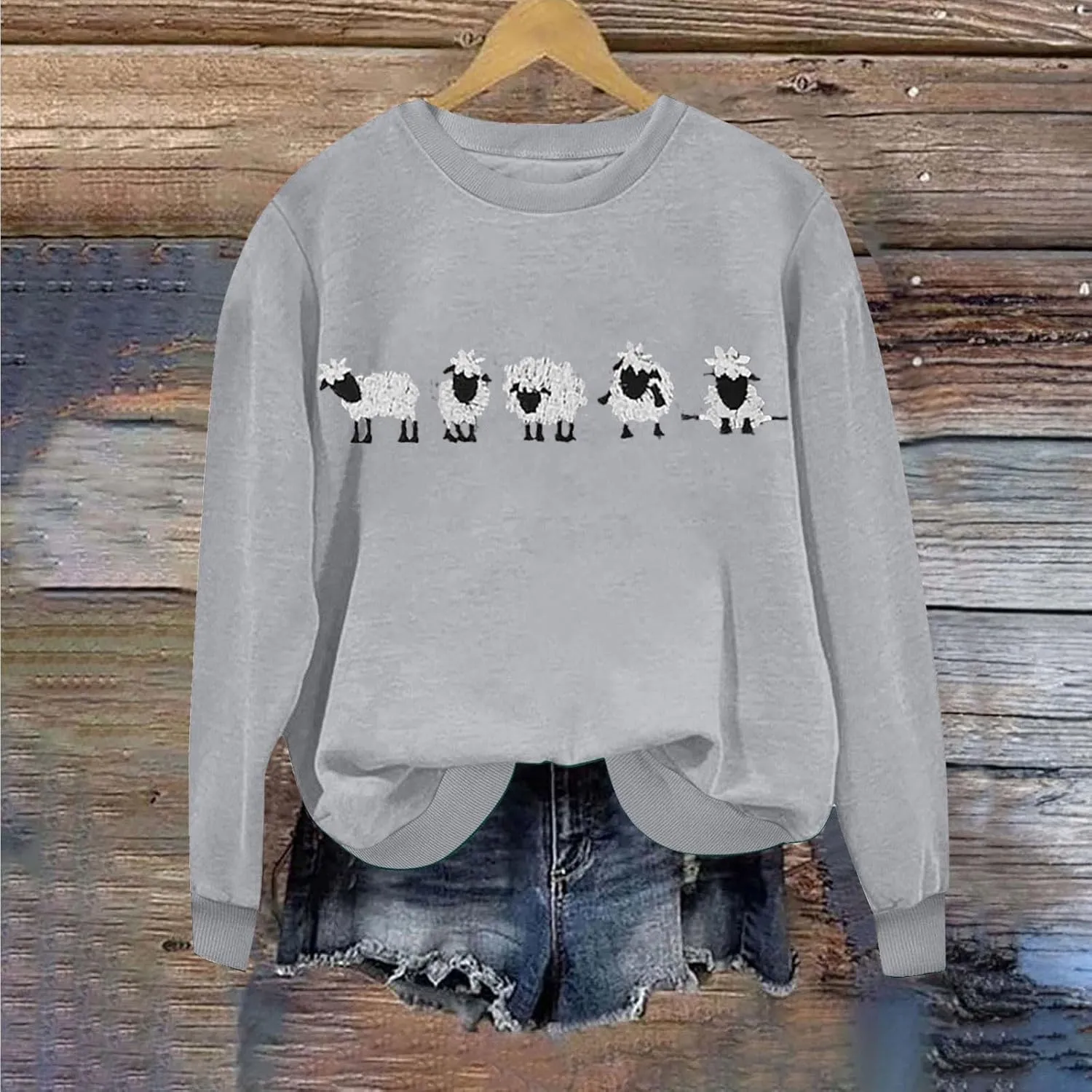 Cute Farm Animal Sweatshirt for Womens Funny Cute Sheep Animal Graphic Shirts Long Sleeve Crewneck Pullover Tops