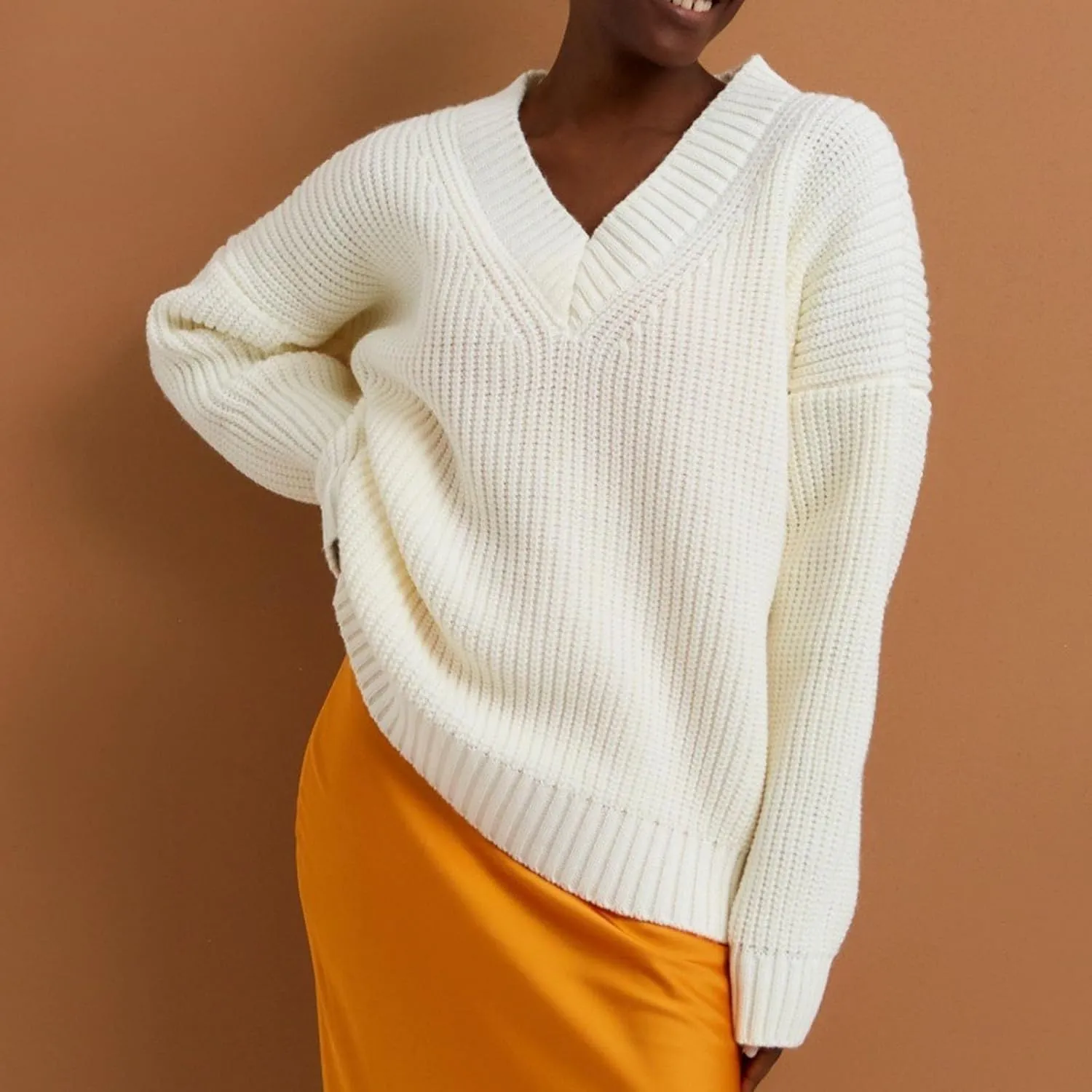 Womens Chunky Sweaters Fall 2024 Fashion V Neck Long Sleeve Knitted Sweaters Pullover Tops Soft Cozy Comfy Knitwear