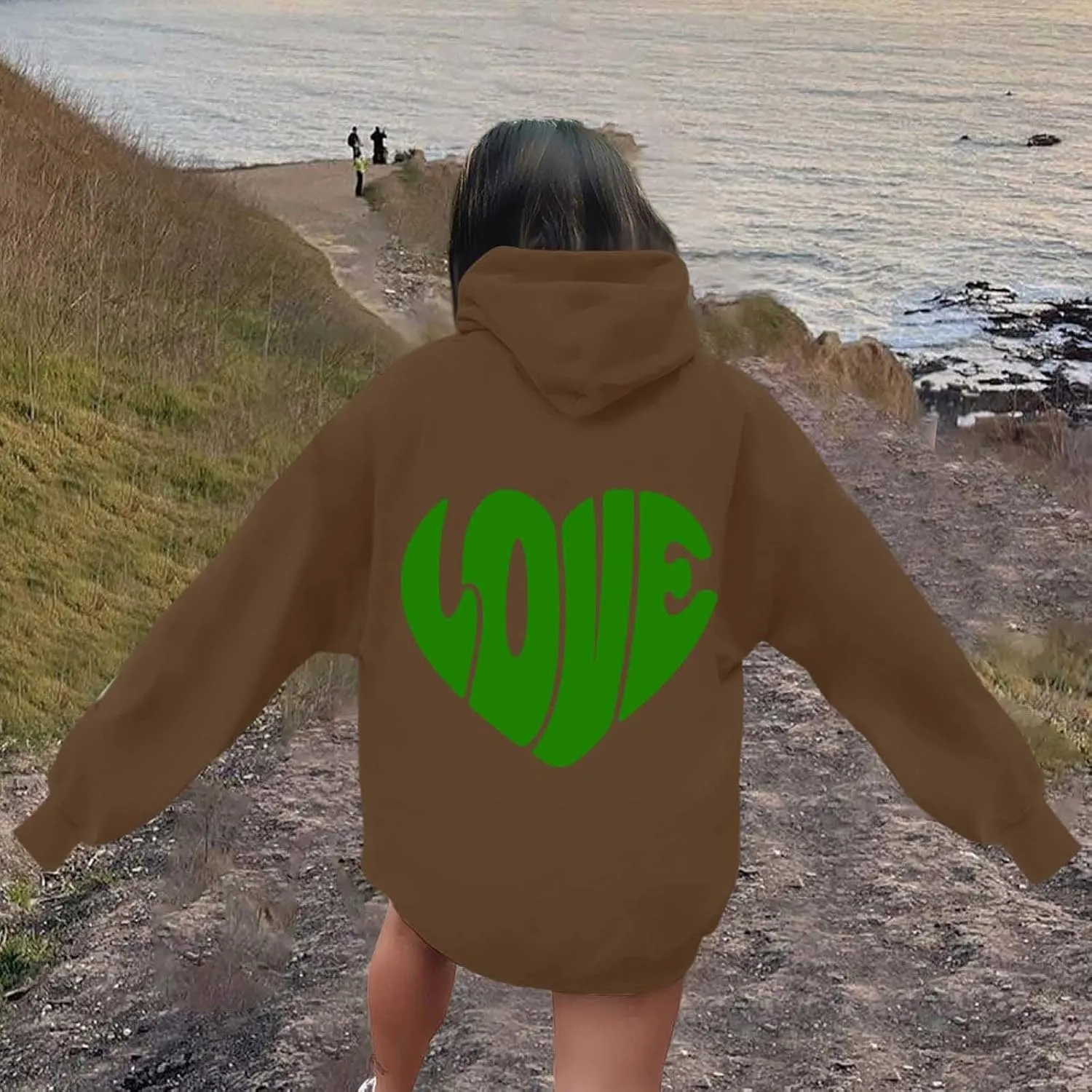 Women's Hoodies Heart Print Graphic Long Sleeve Oversized Sweatshirts Drawstring Pullover Top with Pockets